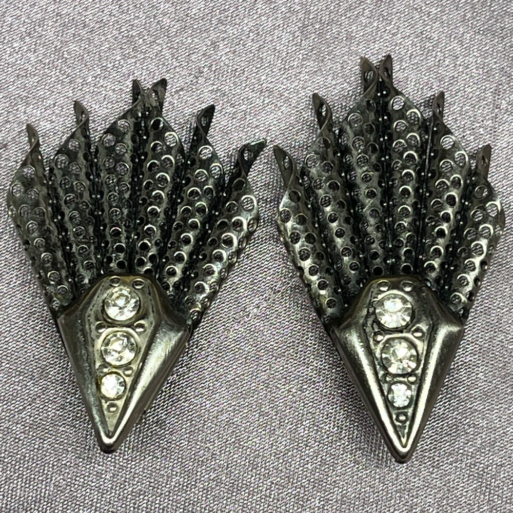 Vintage Silver Toned Climber Clip on Earrings